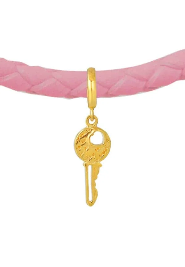 ssmy-zone-1784963450-1100x762px_21July_0040_TM-C453-1C.jpg TOMEI Chomel Collection Key Charm, Yellow Gold 916