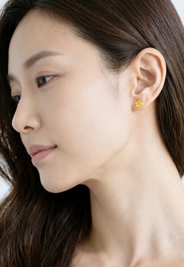 TOMEI Flower Earrings, Yellow Gold 916