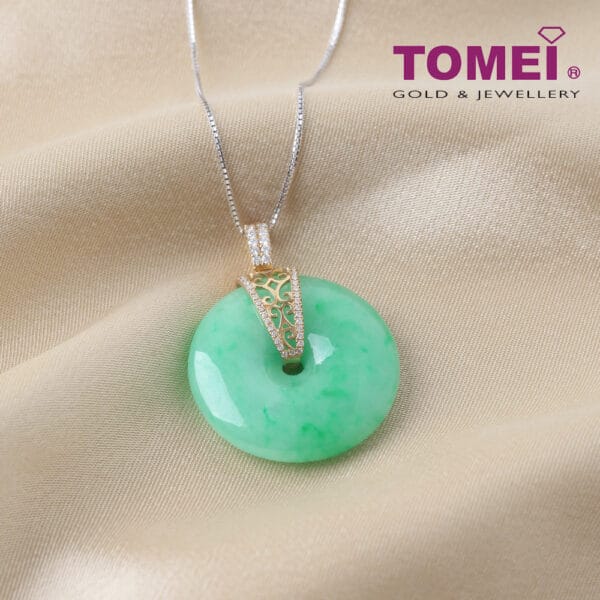 TOMEI The Shooting And Cool Jade Pendant, White Gold 750