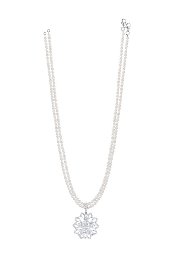 Untitled-1_0005s_0002_DSC01796.psd TOMEI Diamond Pendant, White Gold 750