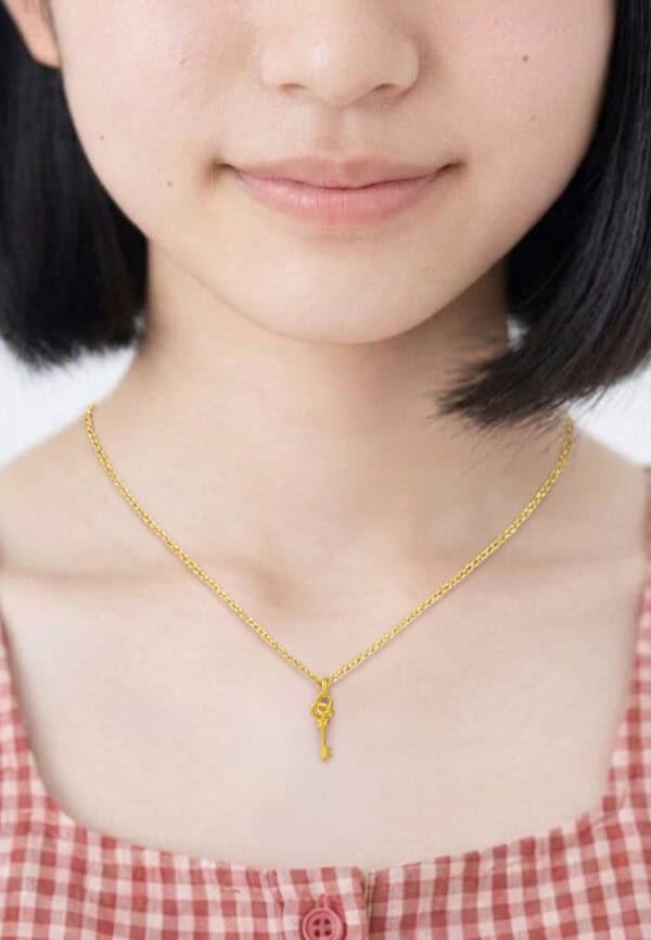 TOMEI Key Pendant, Yellow Gold 916