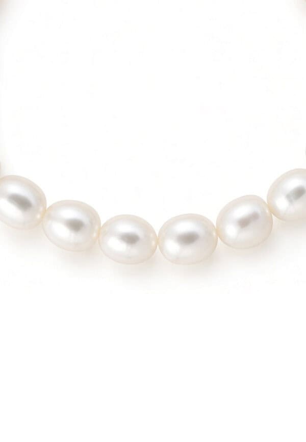 TOMEI Pearlfect Love Single Strand White Pearl Bracelet