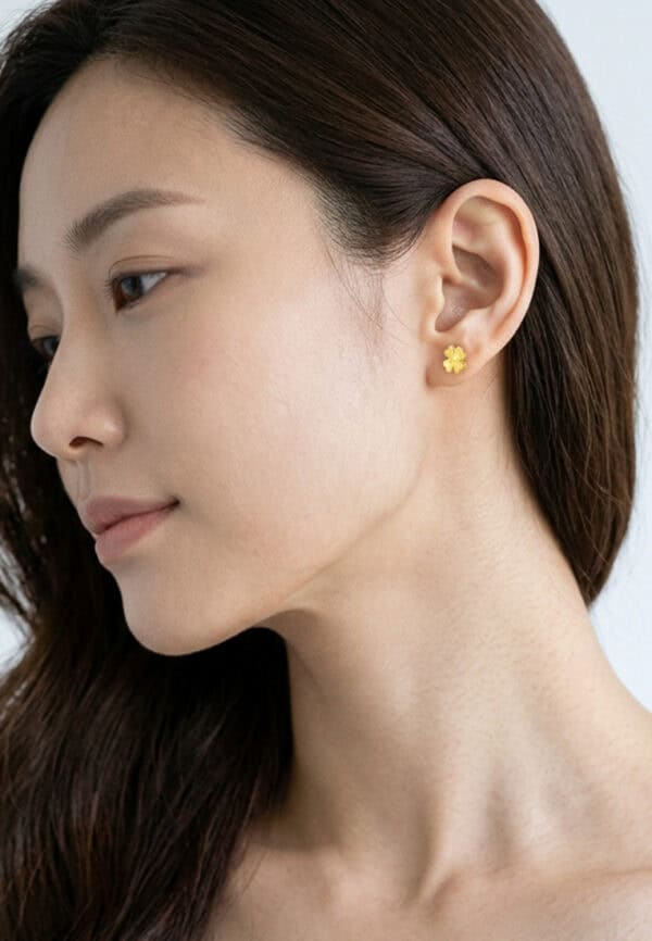 TOMEI Four-Leaves Earrings, Yellow Gold 916/22K