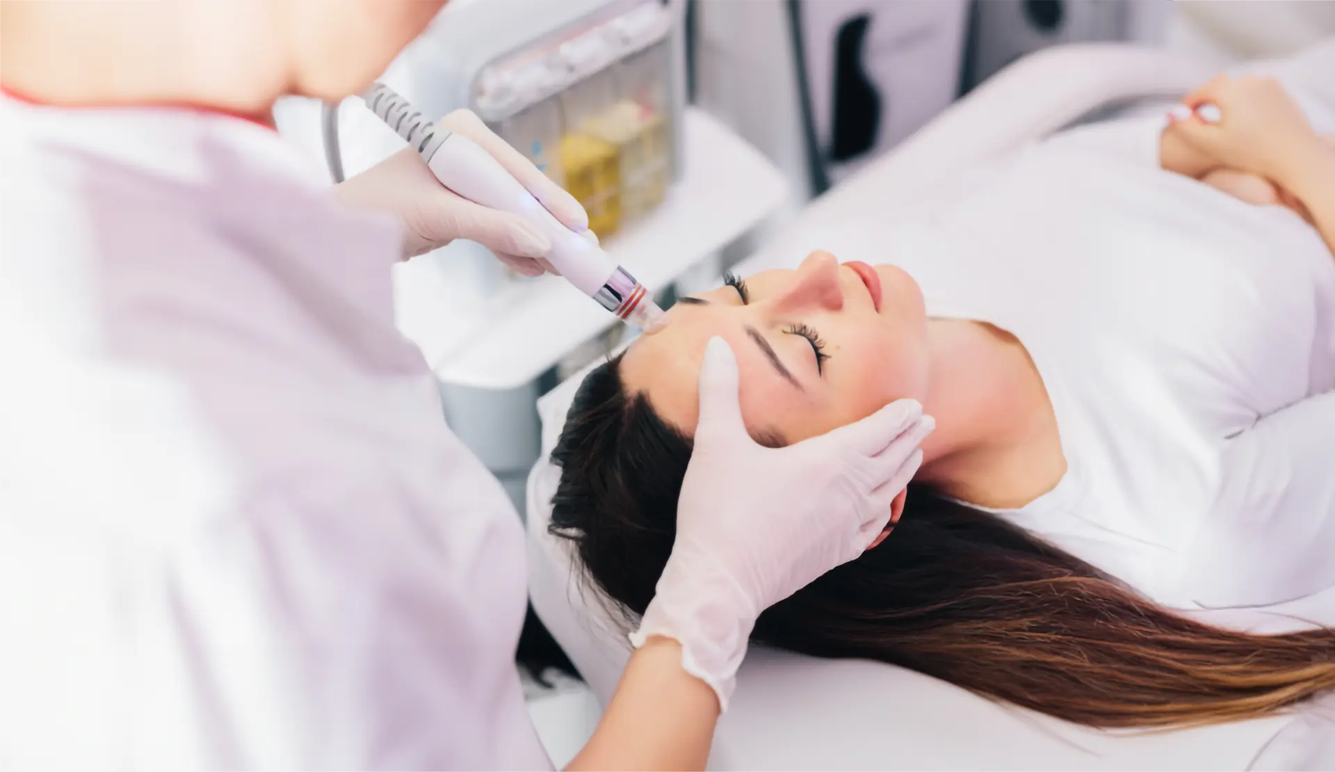 microneedling in aesthetic medicine at evolve