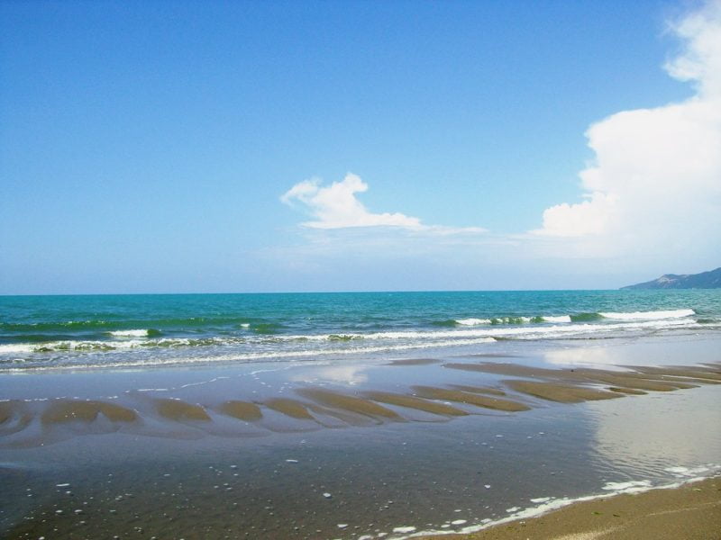 Lalezi Bay