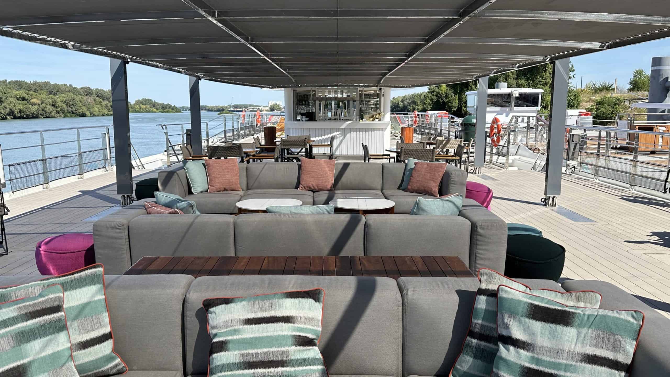 Vista Deck