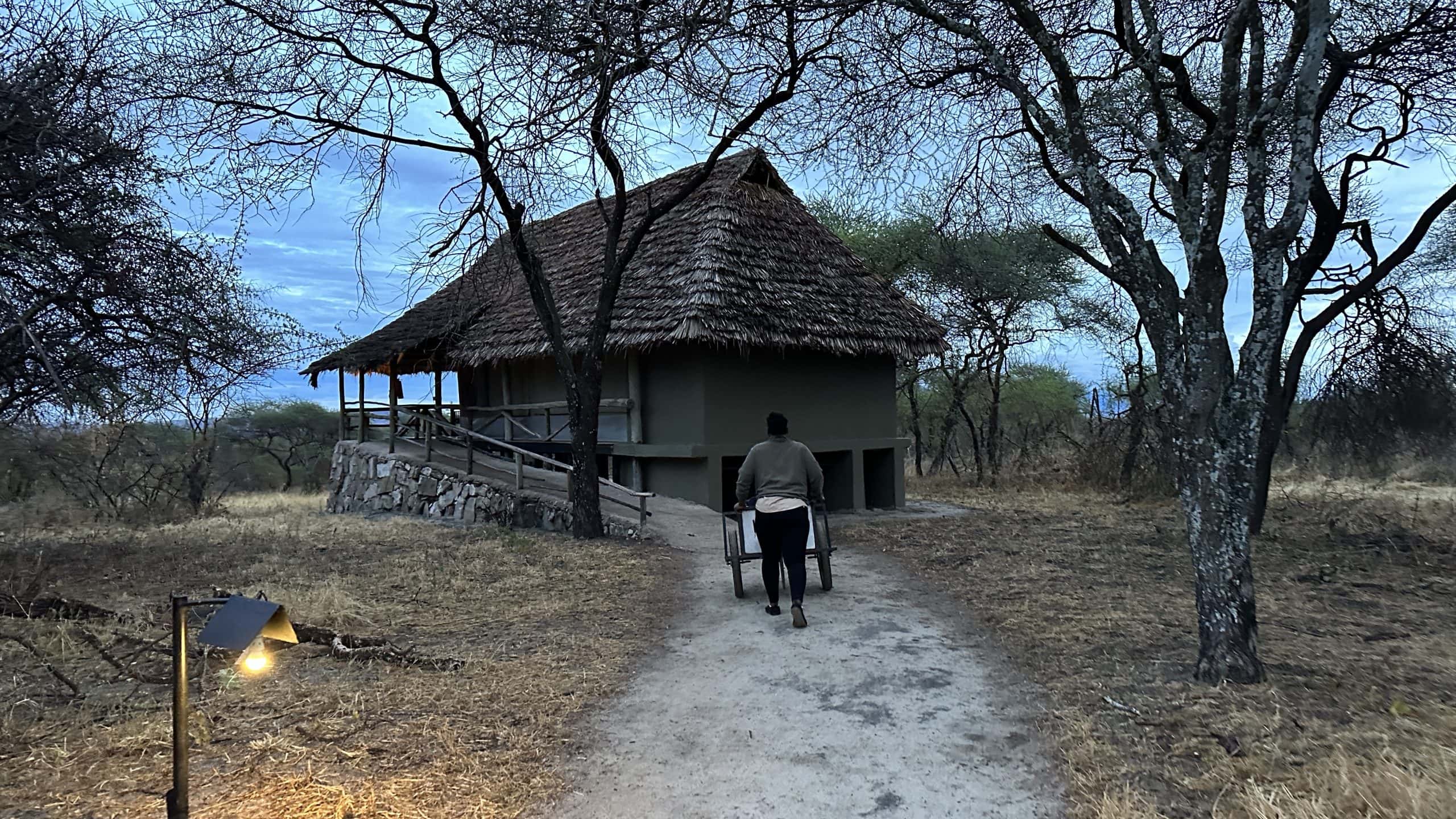 what is the difference between tented camps and lodges - mainly the canvas walls