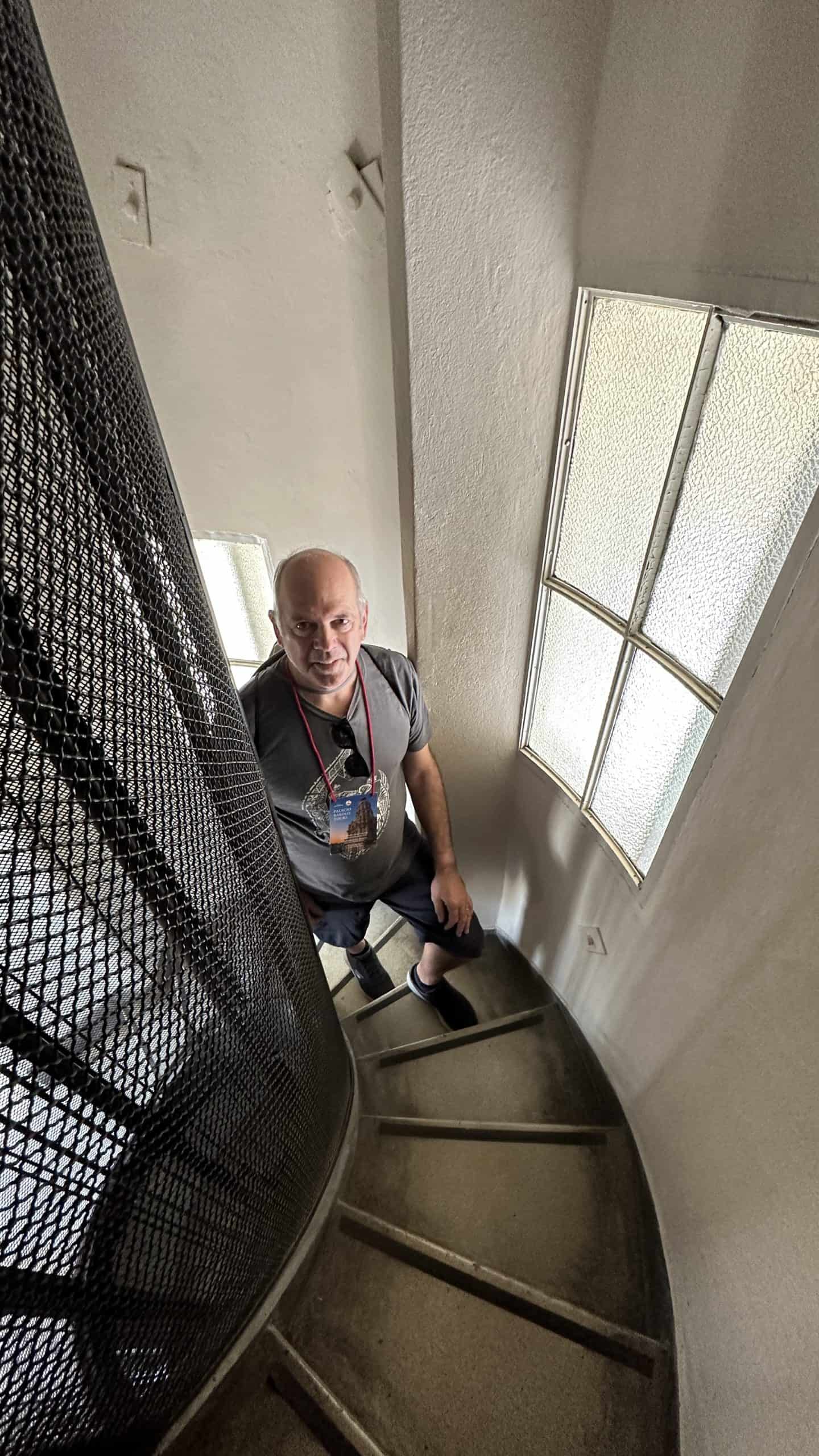 Narrow staircase 
