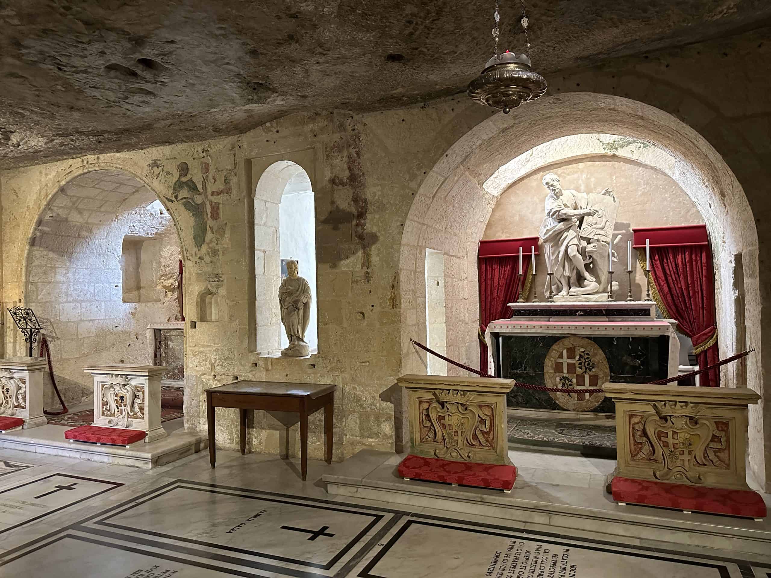 Tombs alongside the grotto