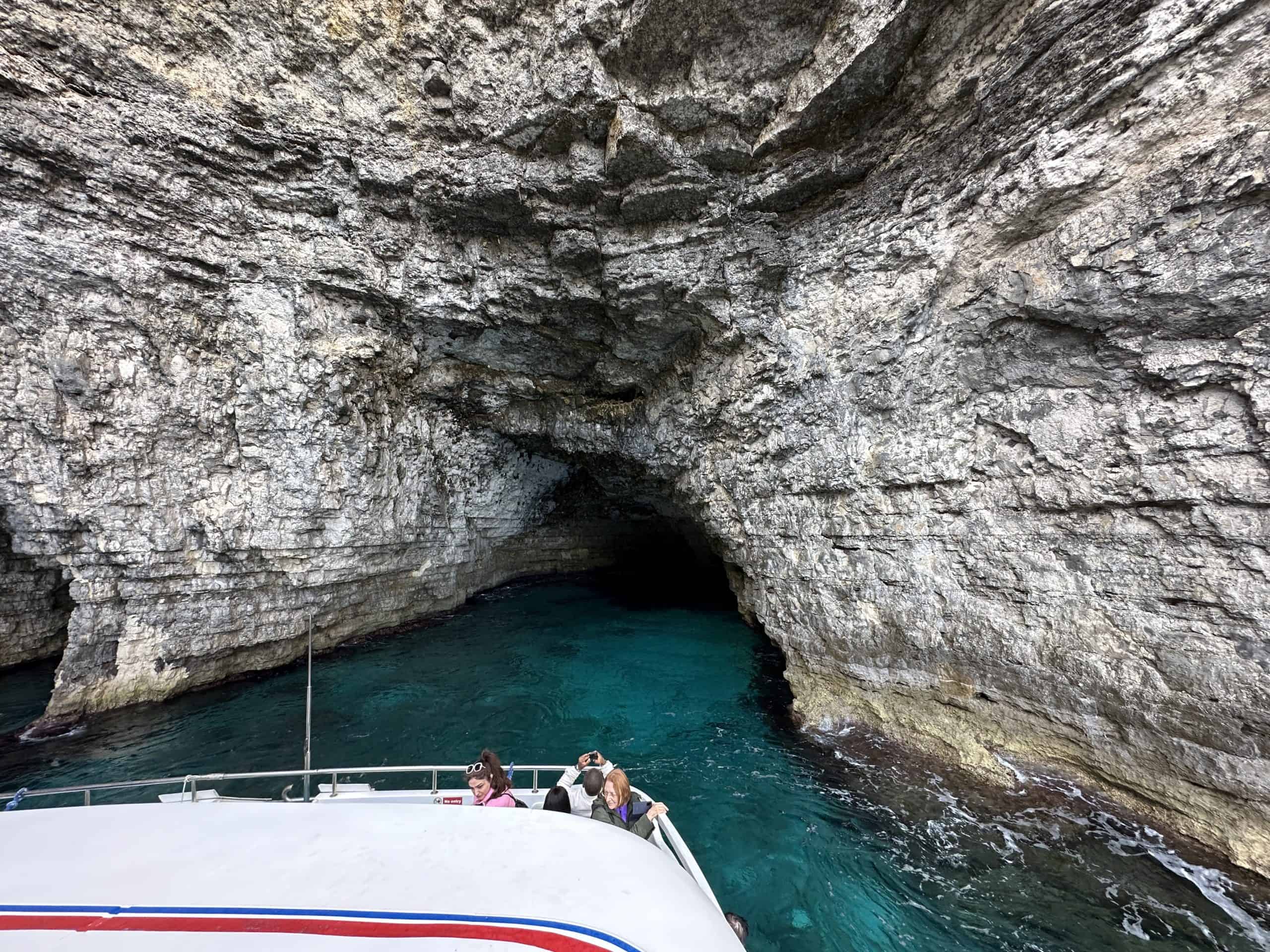 Sailing near the Santa Maria caves