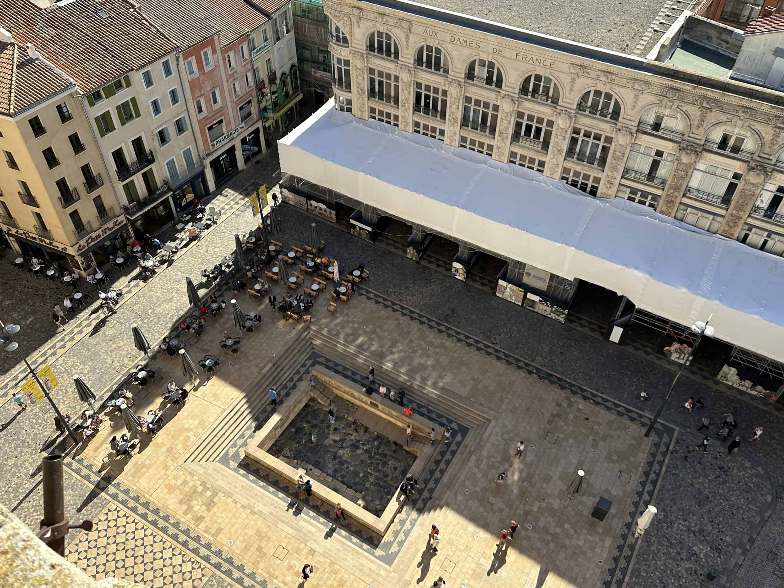 Overhead view of Place d'Hotel de Ville