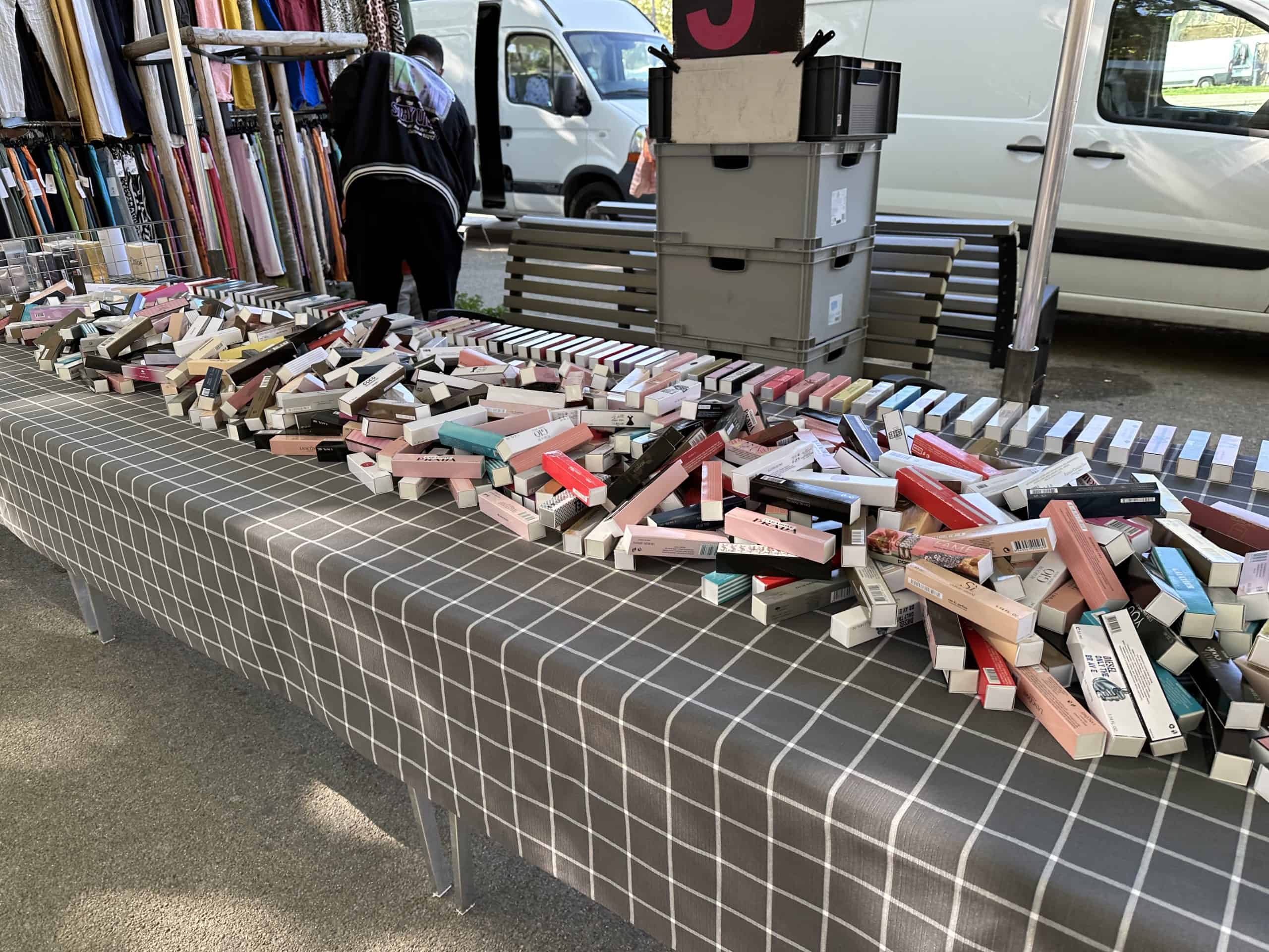 Makeup stand