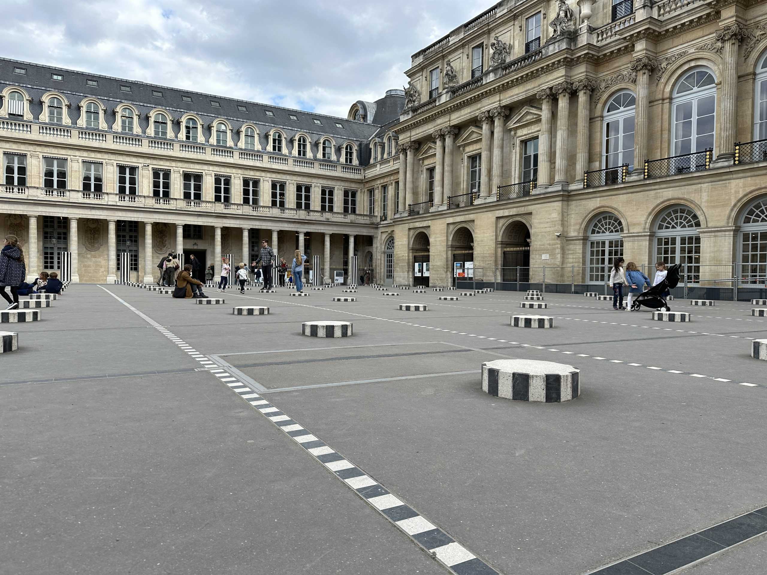 Buren Columns