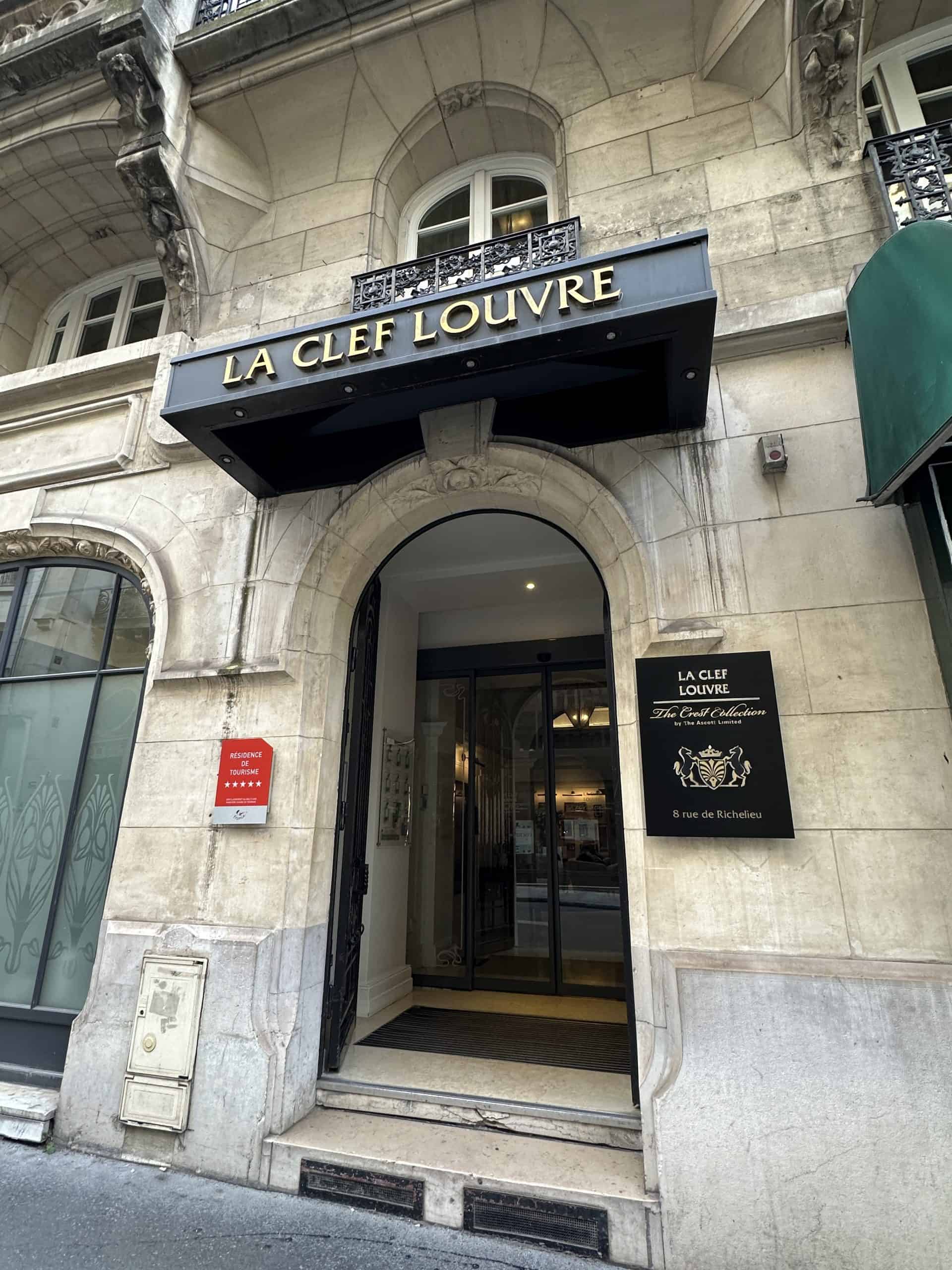 Entrance to the La Clef Louvre