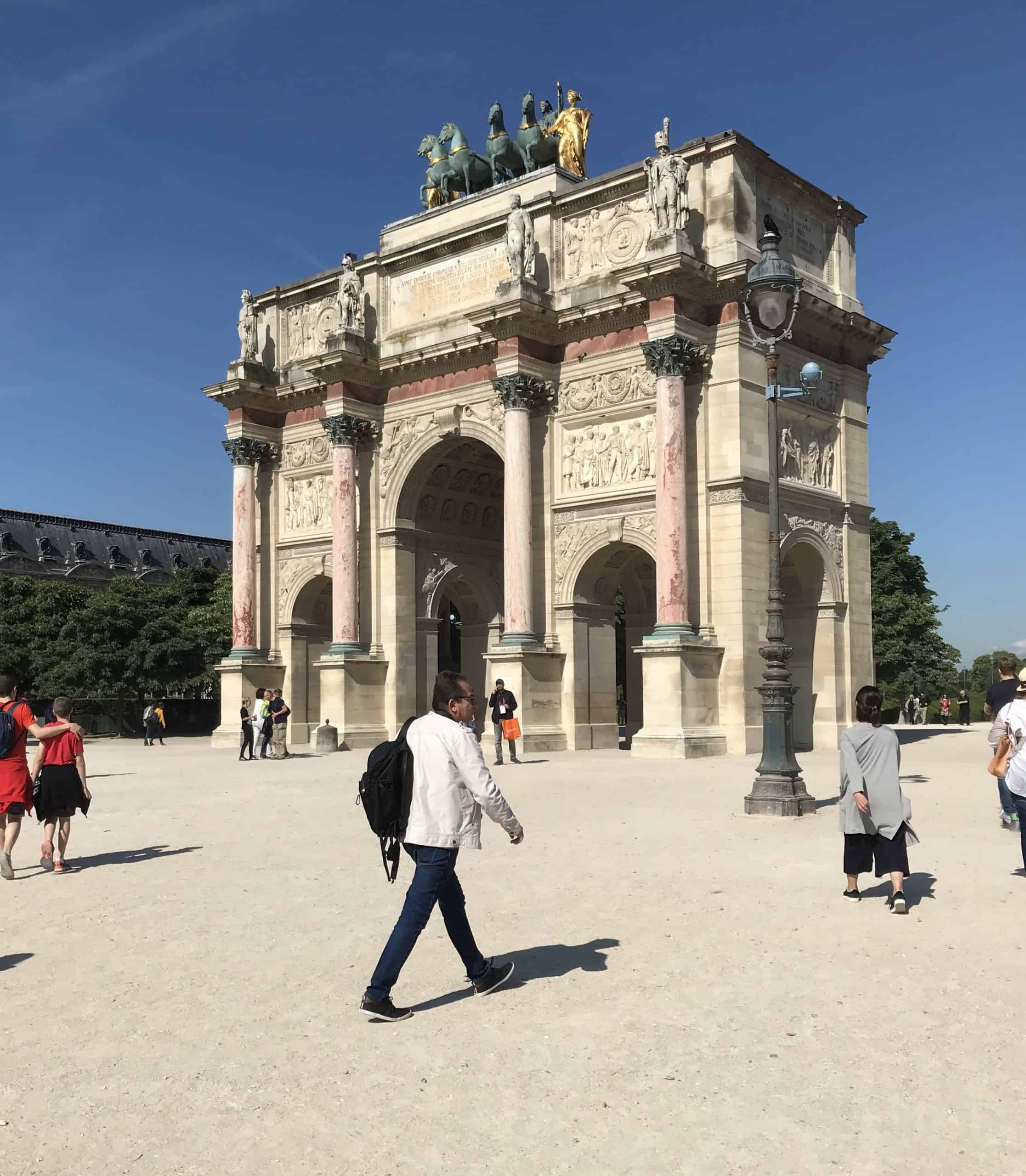 Arce de Triomphe Carousel