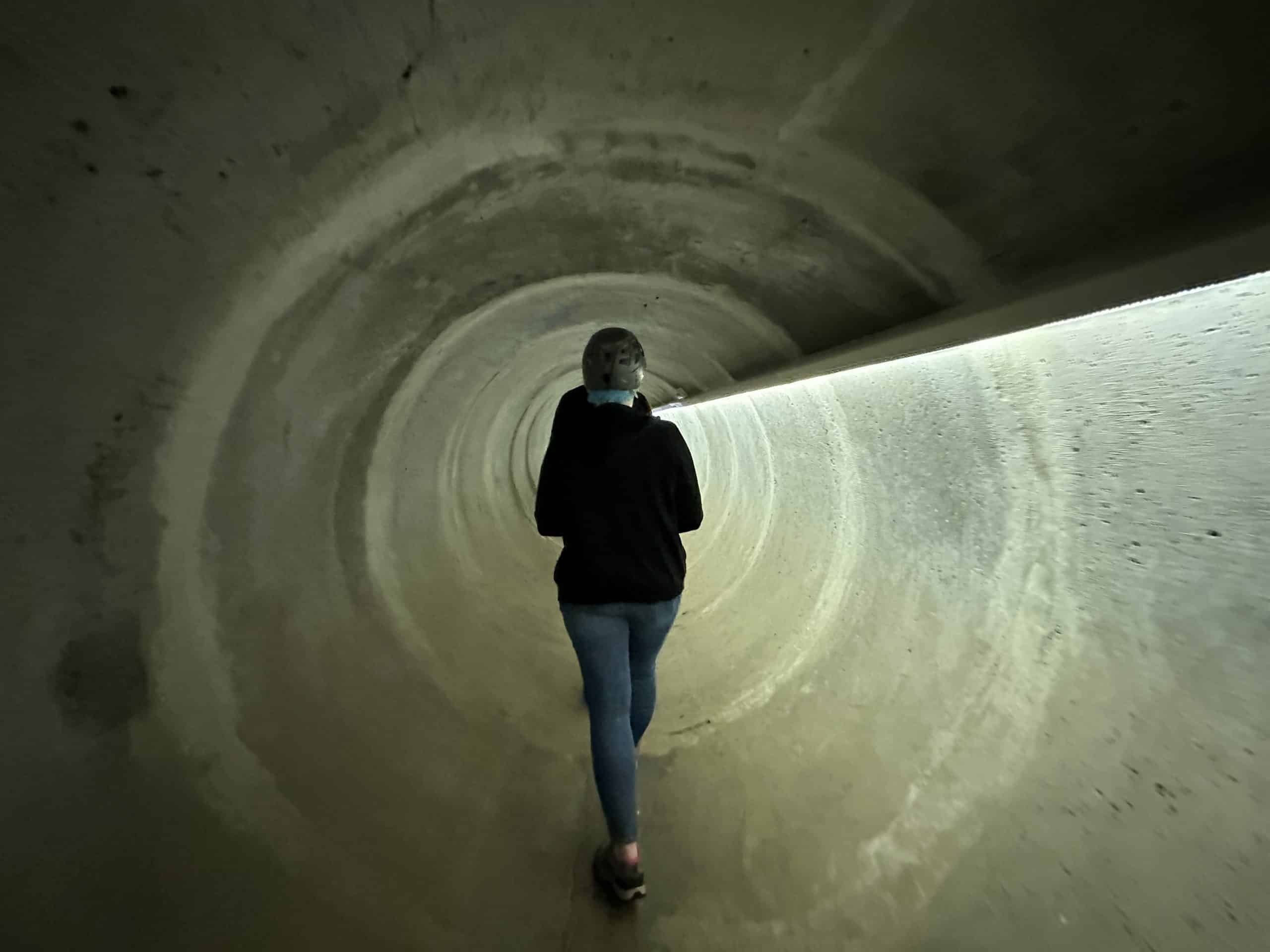Access tunnel to the caves