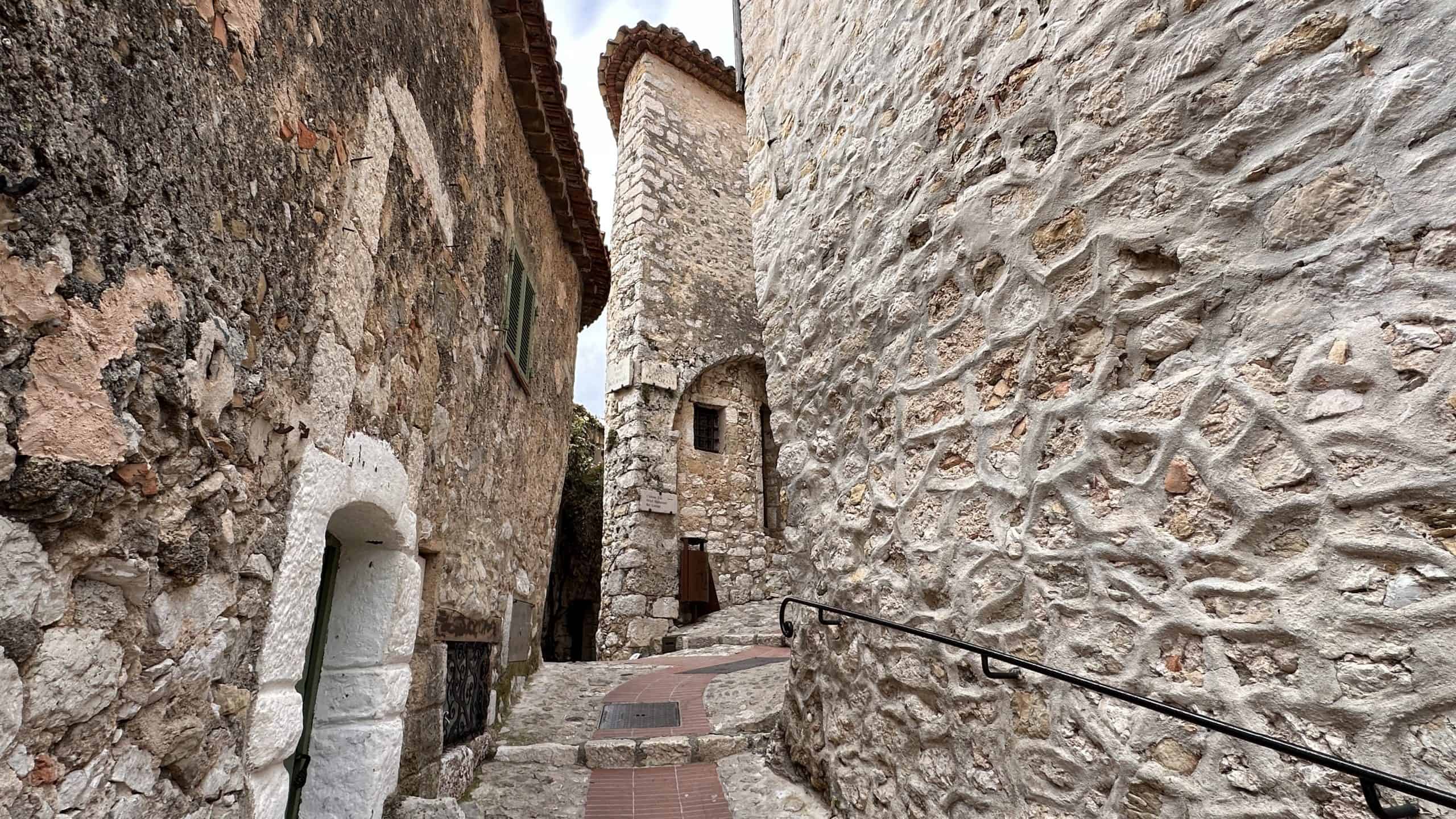 Narrow little streets