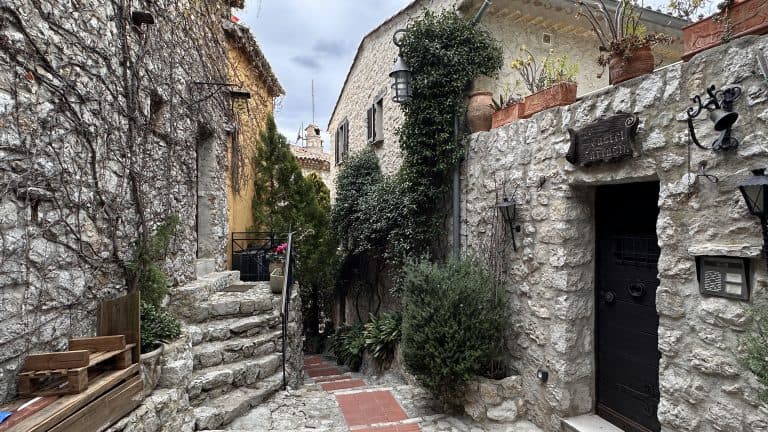 Exploring the Enchanting Village of Èze France 