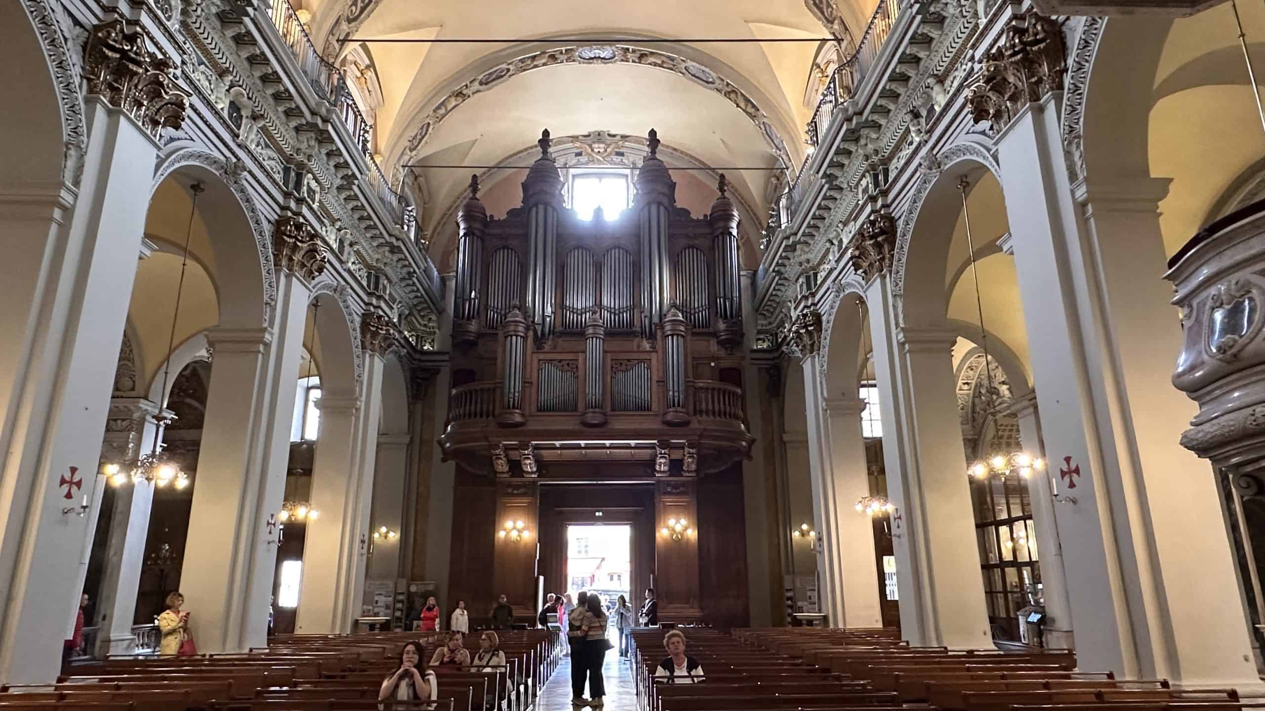 Organ in Reparte Cathedrale