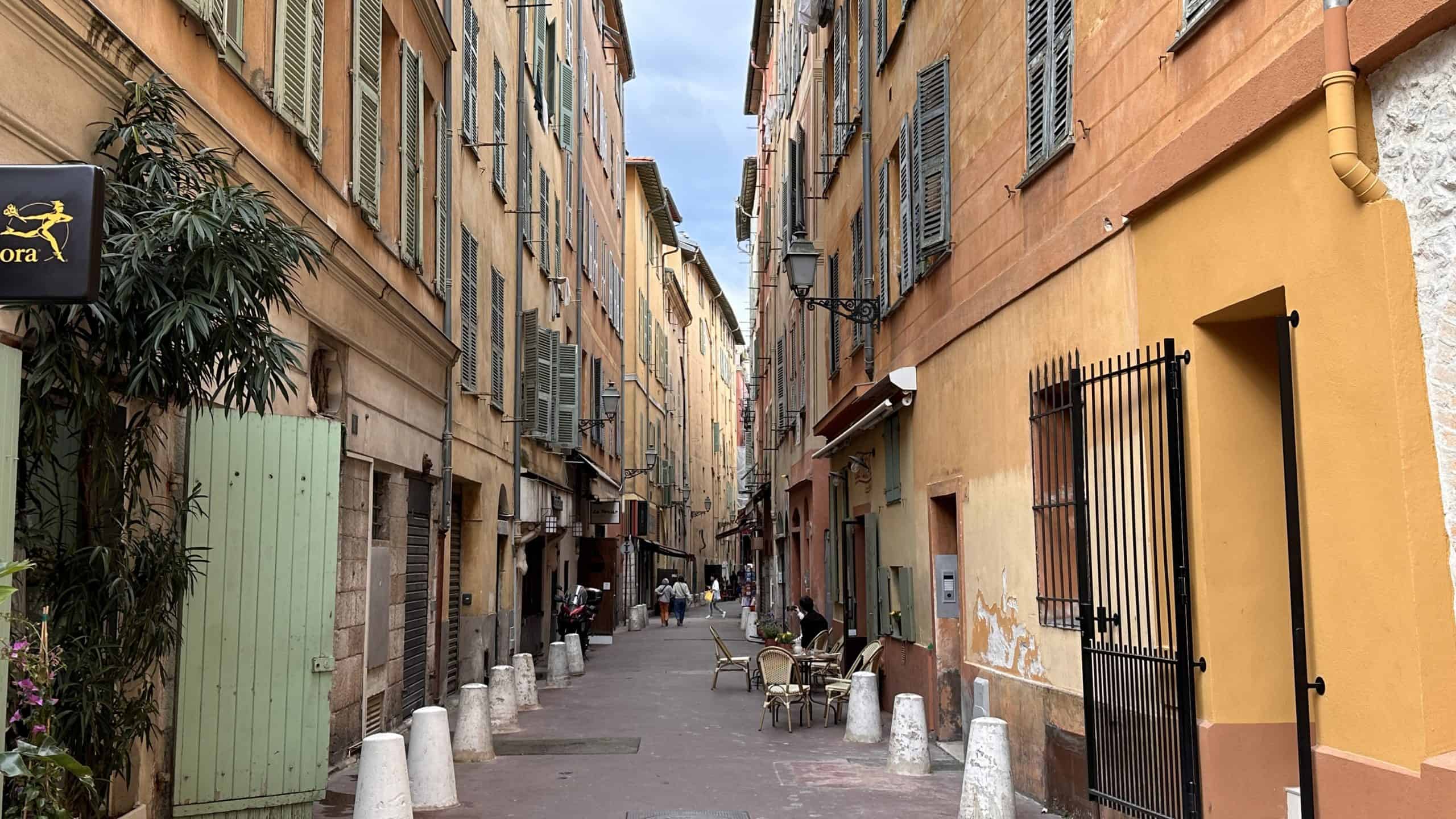 Colourful buildings in Nice