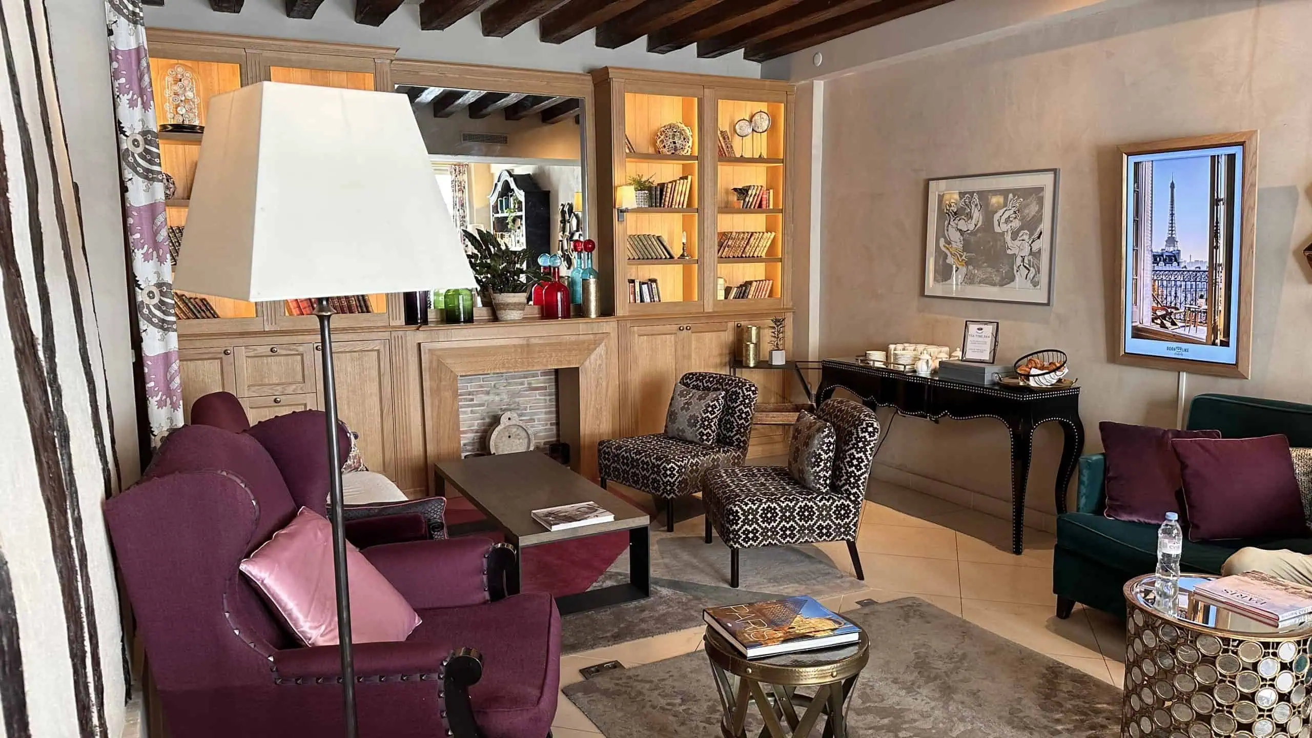 Les Tournelles common area