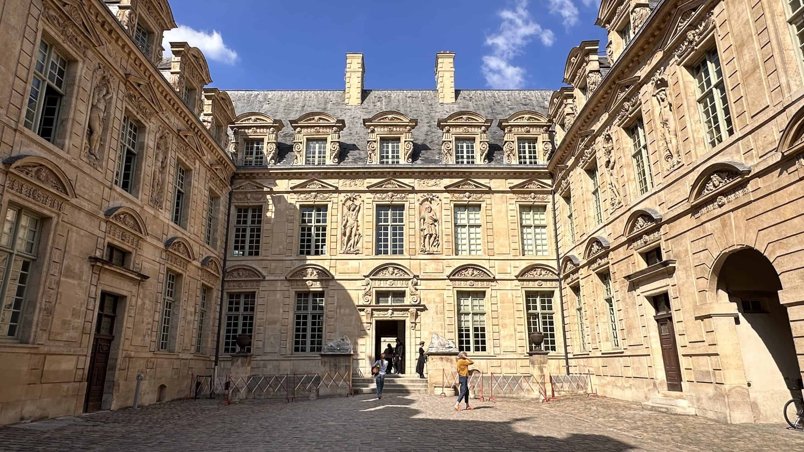 Interior courtyard of Hotel de Sully