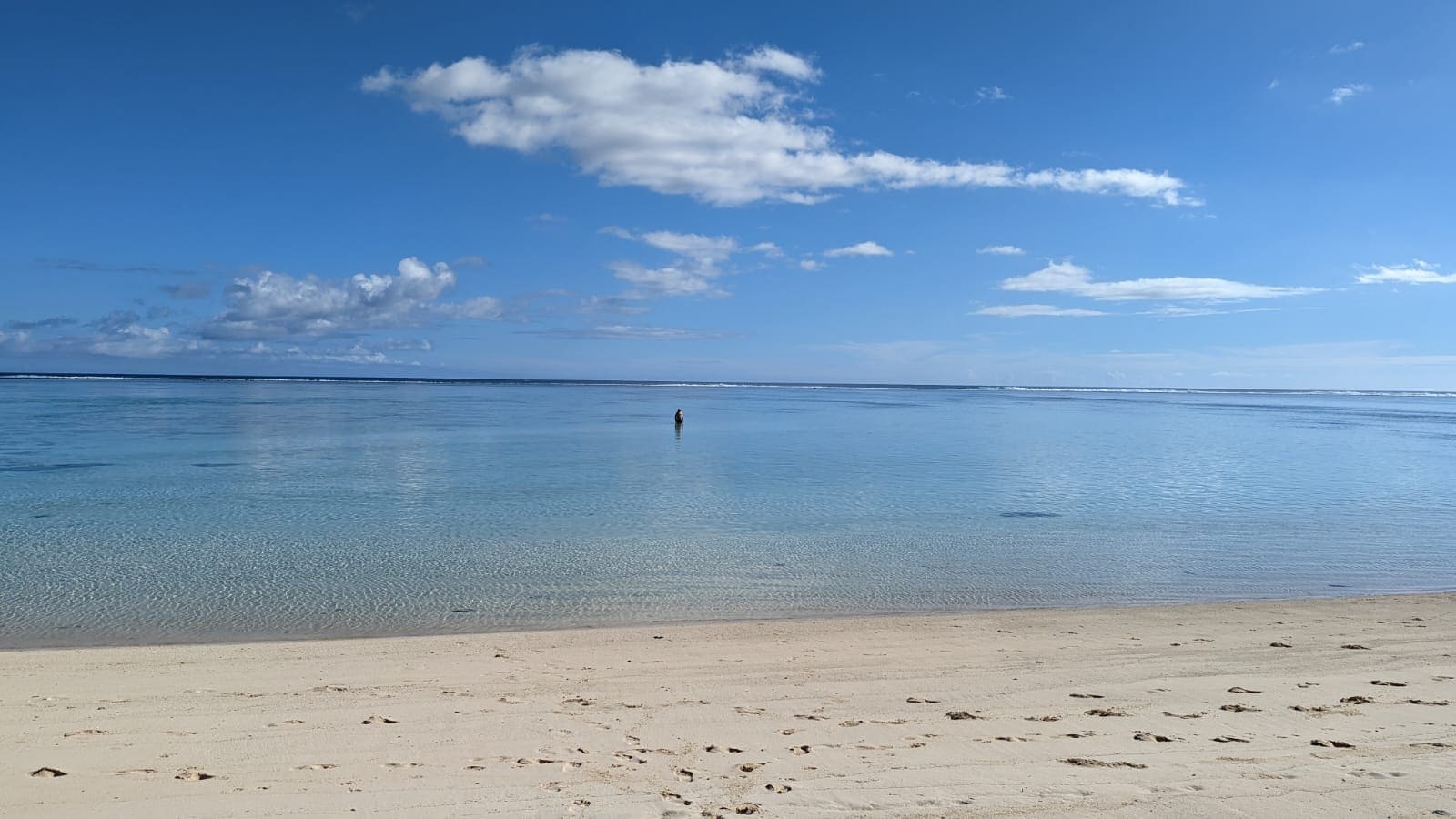 The lagoon in Rarotonga