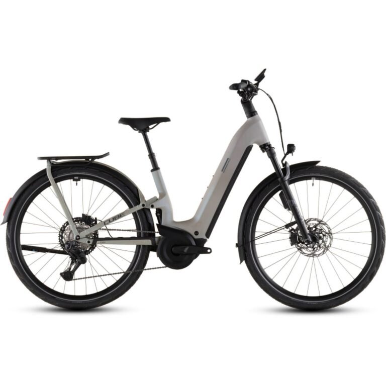 Cube Kathmandu Hybrid ONE11 HPC SLT 800