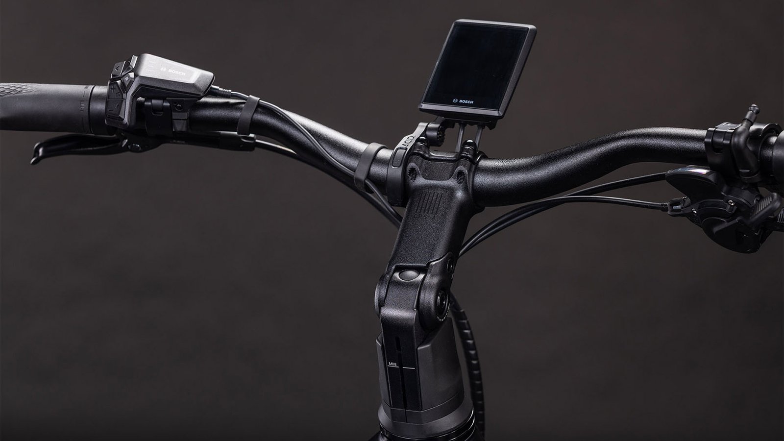 Kathmandu Hybrid Pro 800 coal´n´black Easy Entry