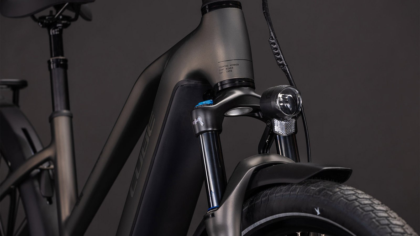 Touring Hybrid Comfort SLX 800 charcoal´n´chrome Trapeze