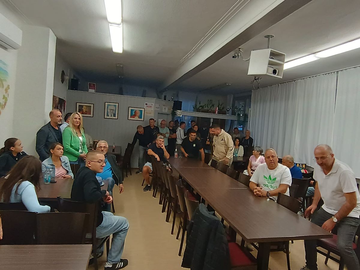 CALW SE OPROSTIO OD ANTONIJA DODIGA: Zajednica koja je stajala uz njega, sada stoji uz njegovu obitelj CALW SE OPROSTIO OD ANTONIJA DODIGA: Zajednica koja je stajala uz njega, sada stoji uz njegovu obitelj