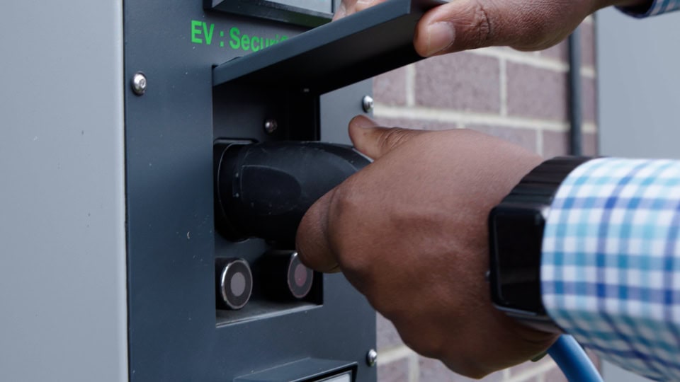 using-batteries-to-power-the-uk