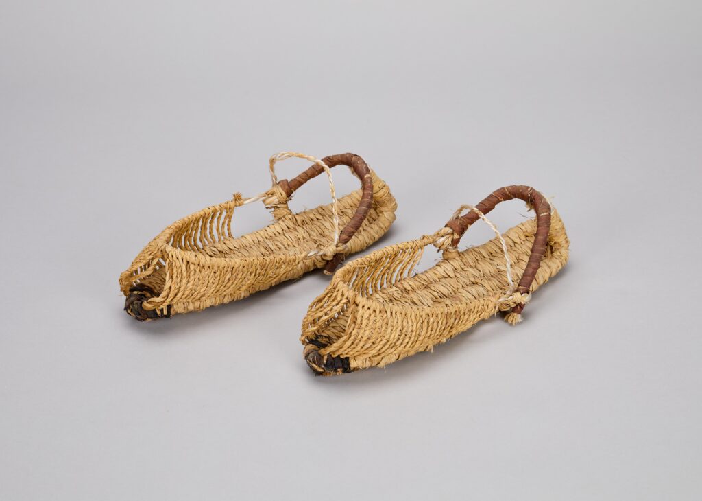 Jipsin: Traditional Korean straw woven sandals. A simple and natural footwear style showcasing the rustic beauty of Korea's ancient lifestyle and craftsmanship.