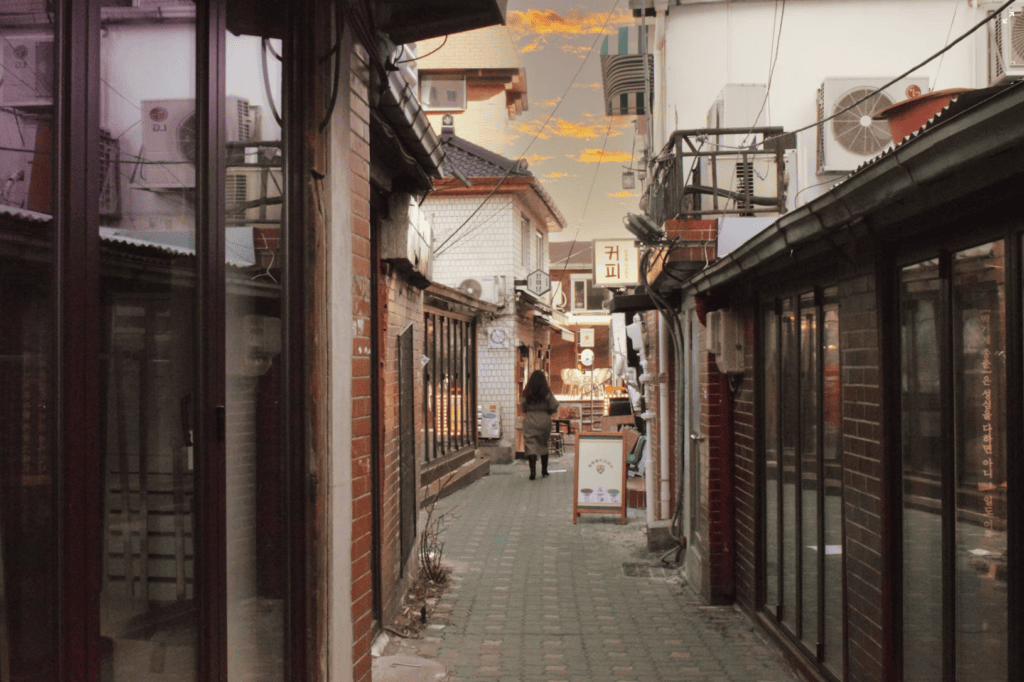 Quaint and cozy view of historic Hanok buildings in Ikseon-dong, a unique cafe district in Seoul.