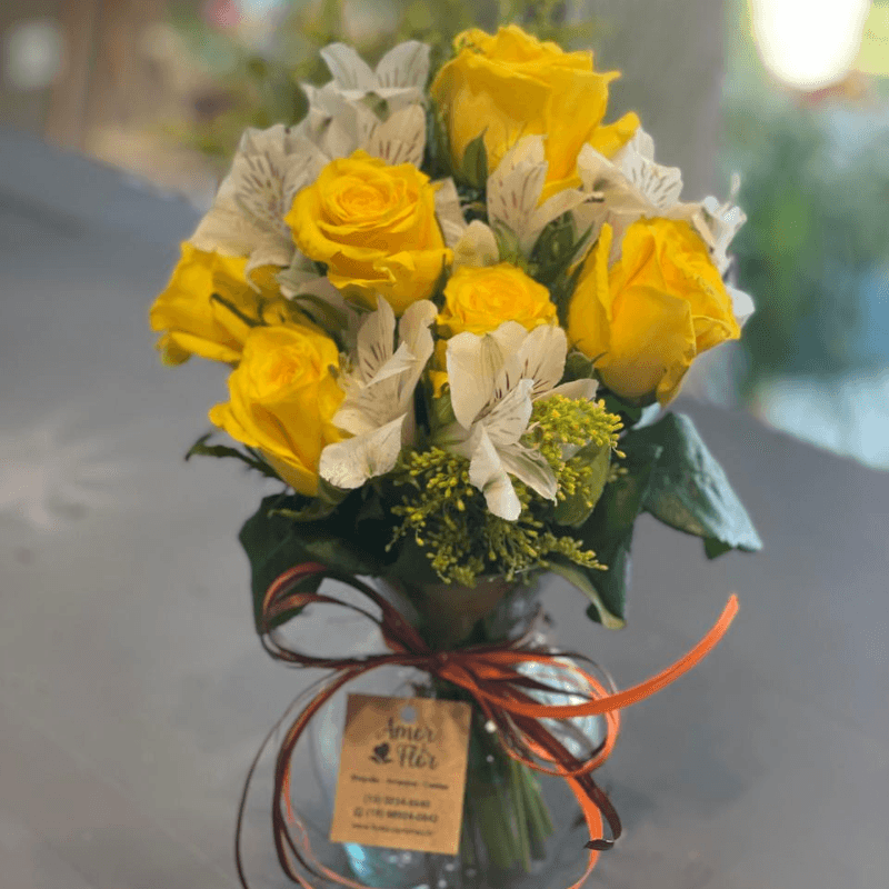 Buque de  Rosas Amarelas e Alstroemérias