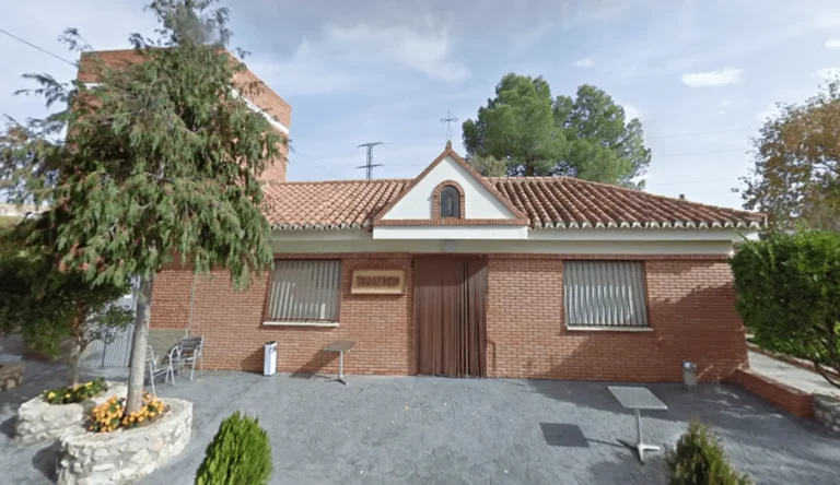 Floristería para Tanatorio Guadix Santa Teresa de Jornet