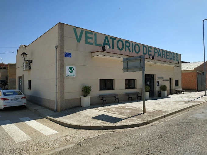 Floristería para Tanatorio de Paredes, en Palencia.