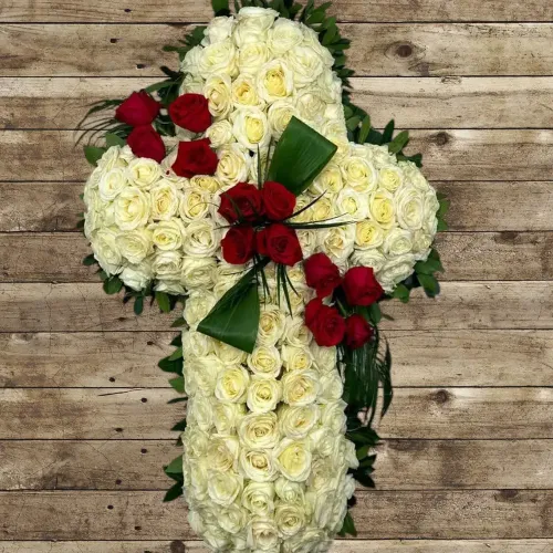 cruz-rosas-blancas