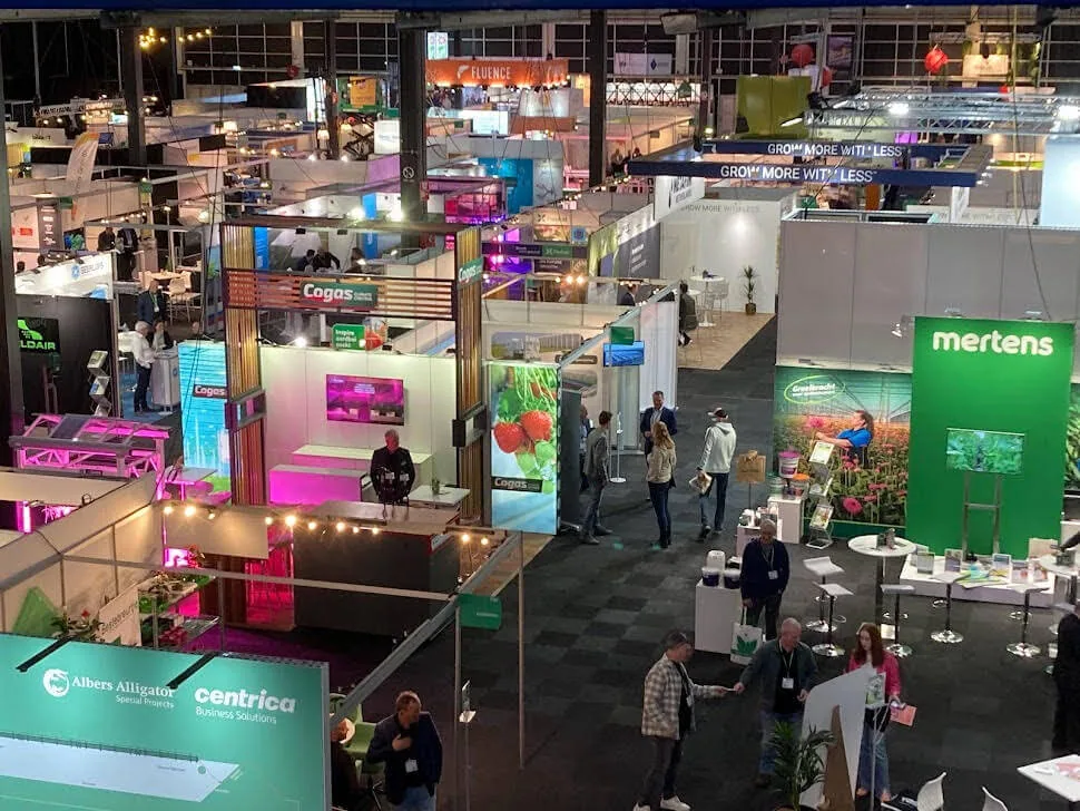 Cannabis grow light expo: LED lighting booths, commercial cultivation experts.