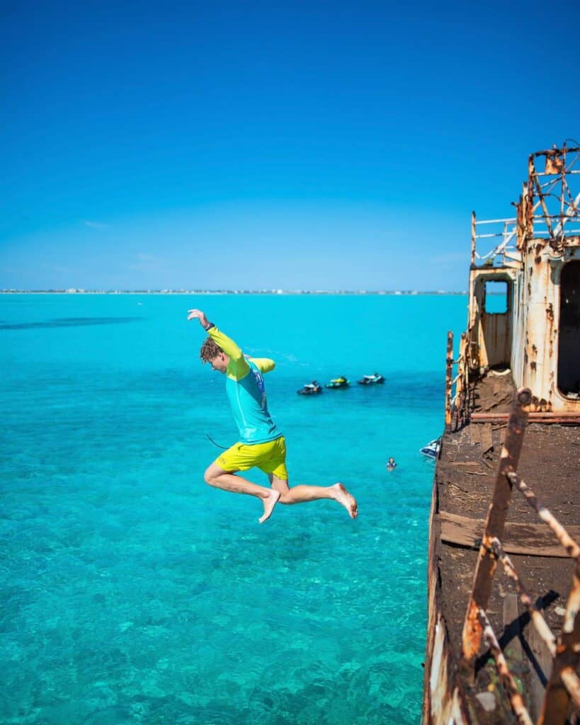 boy jump from shipwreck