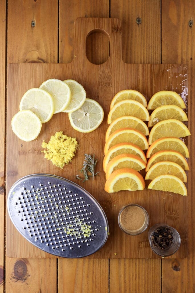 How to cut the orange and lemon slices for sweet preserved chicken of the woods