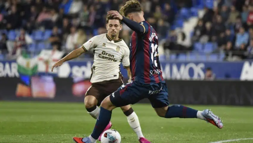 SD Huesca vs Las Palmas Highlights