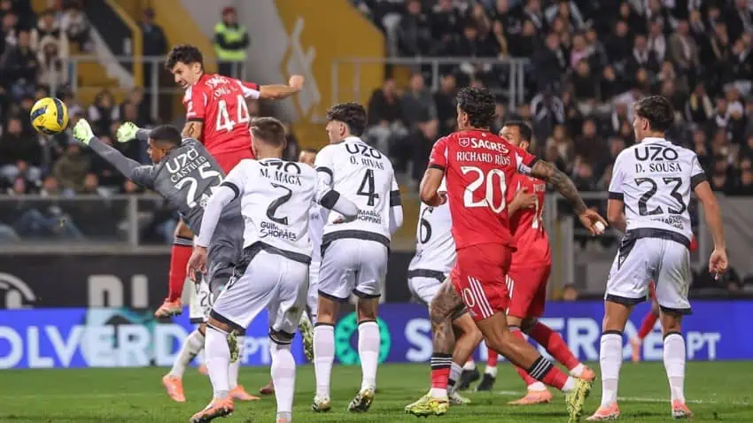 Vitoria Guimaraes vs Benfica Highlights
