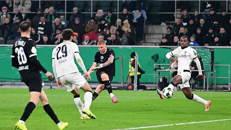 Borussia Monchengladbach vs St. Pauli highlights