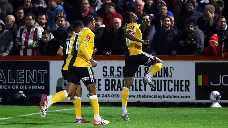 Brackley Town vs Burton Albion highlights