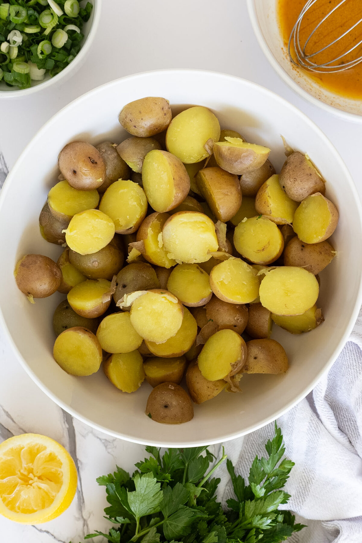 A bowl of boiled potatoes.