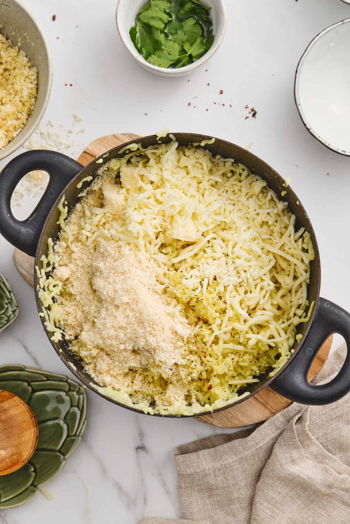 A pot of seasoned mashed potatoes.