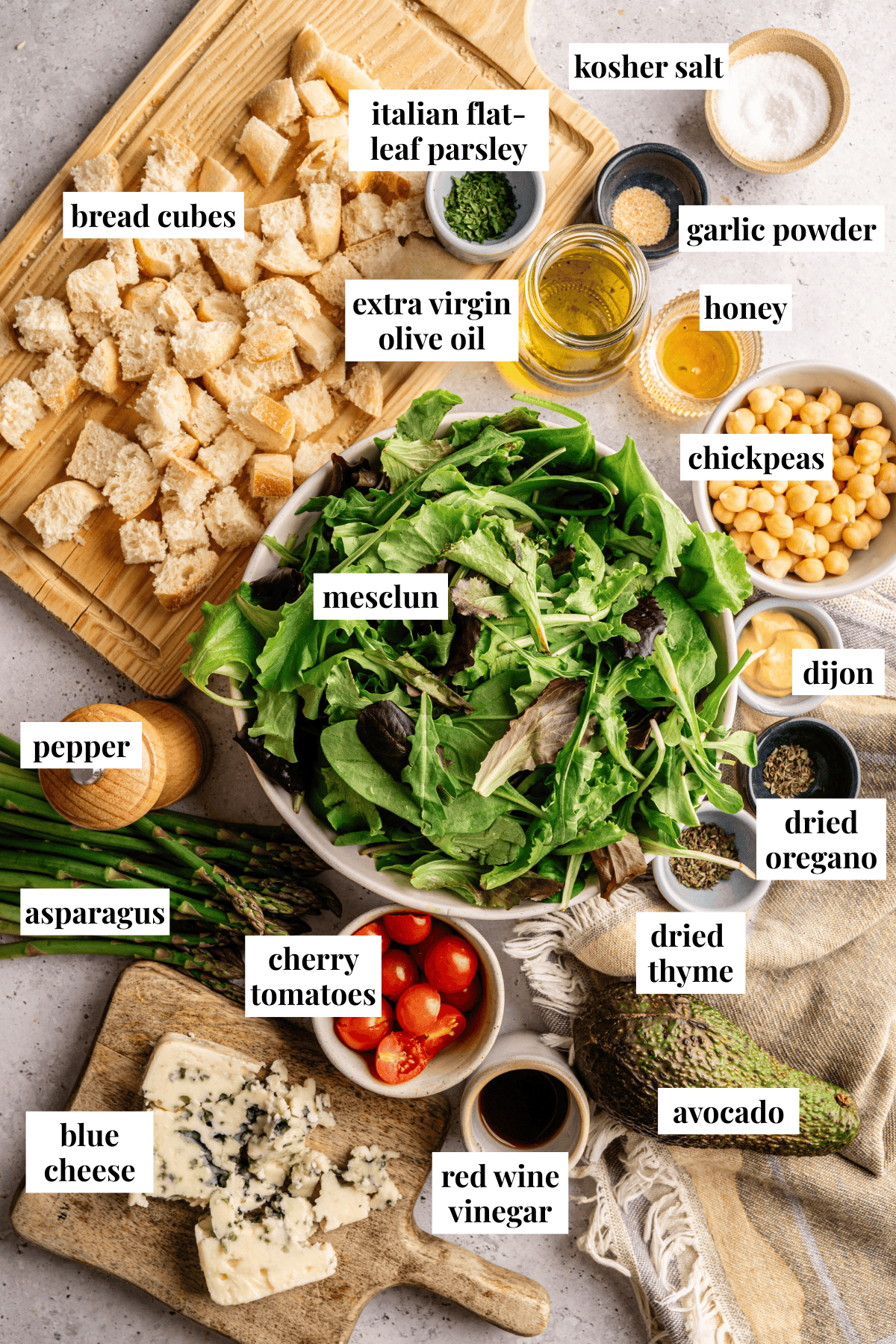 Ingredient images for blue cheese salad with vinaigrette.