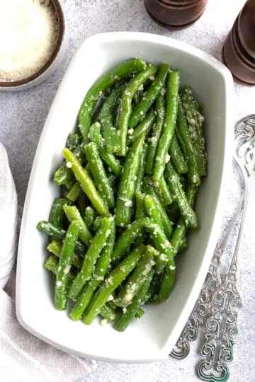 A bowl of seasoned Italian green beans.