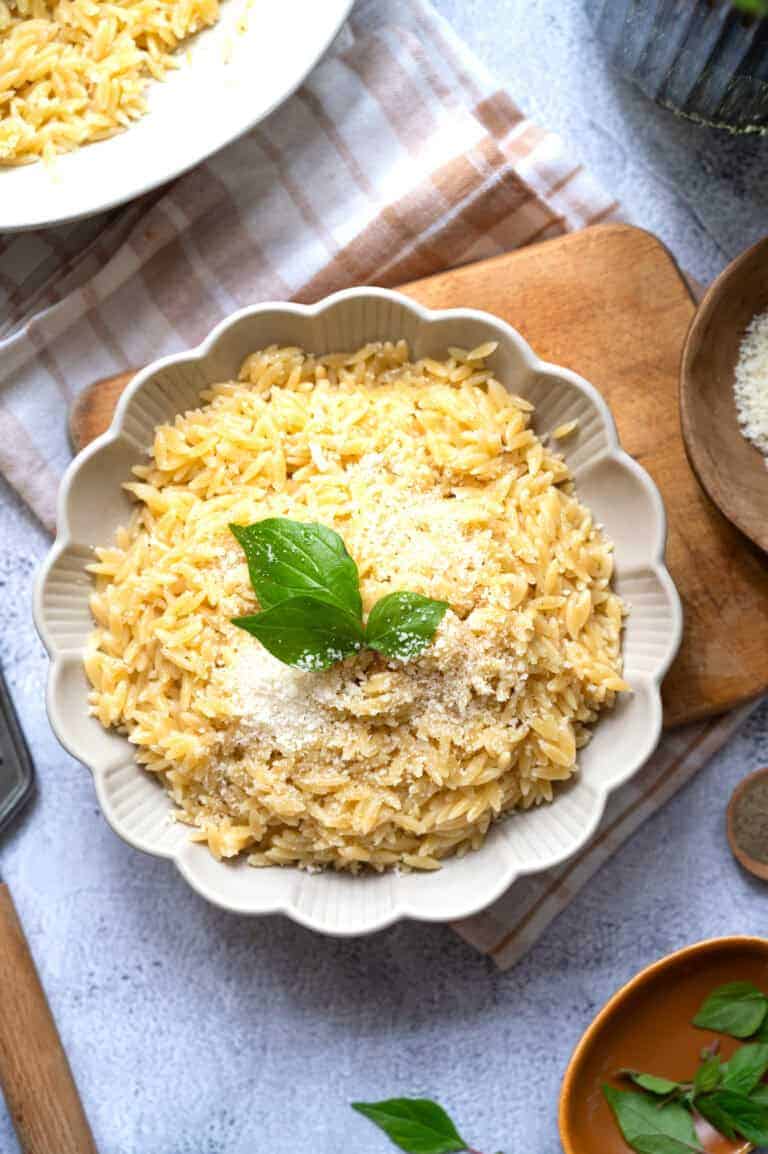 A bowl of lemon orzo (orzo al limone).